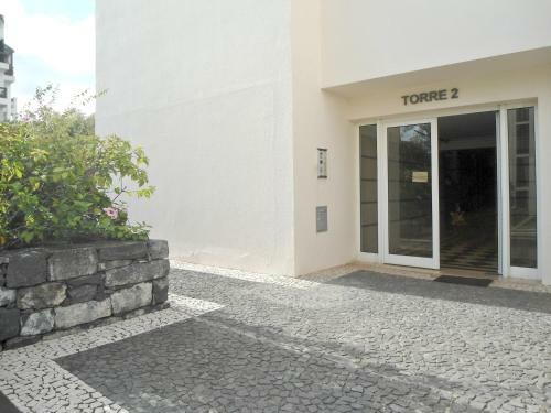 Garden's Apartment