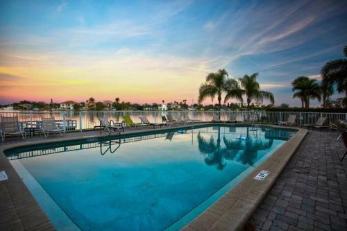 101 - Palms Of Treasure Island