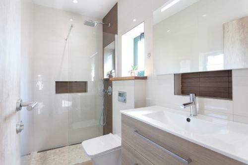 Sea And Lemon Tree Apartment