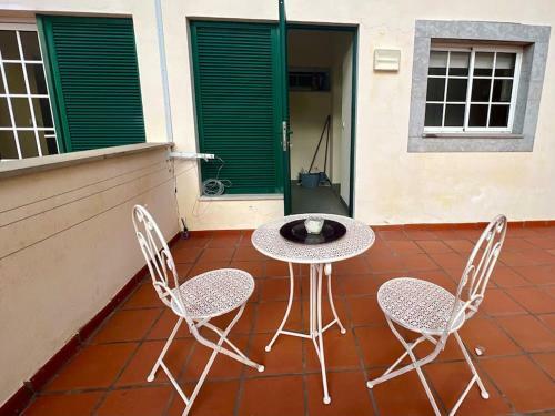 Unique Two-patios Funchal Apartment + Garage