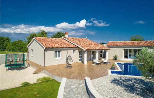 Two-bedroom Holiday Home In Filipana