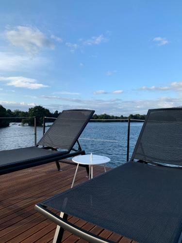 Houseboat Reina Sofia River View