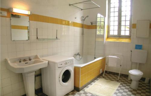 Holiday Home Le Bourg J-596