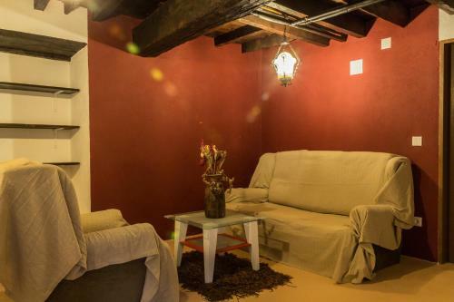 Hostal Portantiqua, Guest House