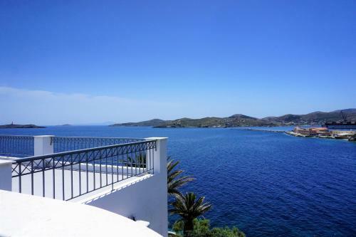 Hostal Pafsilipon Suites