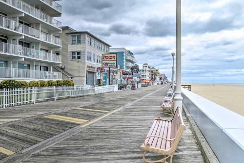 Apartamento Chic Oceanfront Condo Less Than Half Mi To Boardwalk!