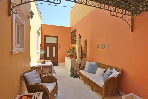 Vaporia Verandas - Ermoupoli, Syros