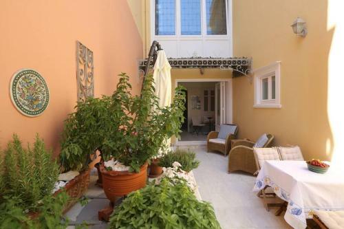 Vaporia Verandas - Ermoupoli, Syros