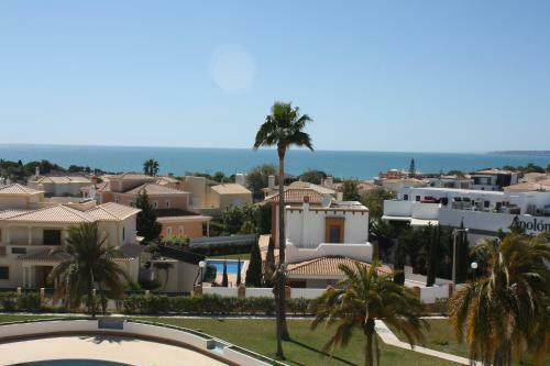 Apartamento Beco Do Barlavento, Bloco C1, 2� B, Praia Da Gal�, Guia