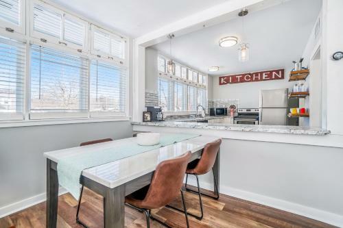 Lee Street Getaway