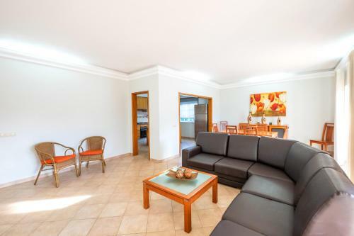 Villa Isa - Heated Pool - Free Wi-fi - Air Con