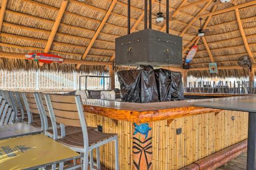 Osage Beach Hideaway With 3 Decks And Fireplace!