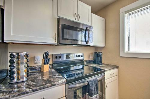 Apartamento Sunny Osage Beach Condo With Pool And Dock Access