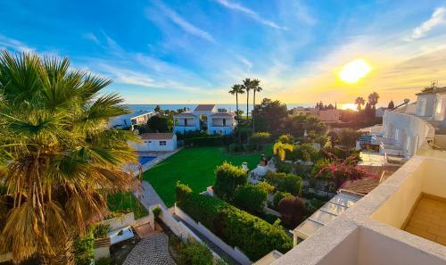 Beach Villa With Ocean View And Rooftop Cinema