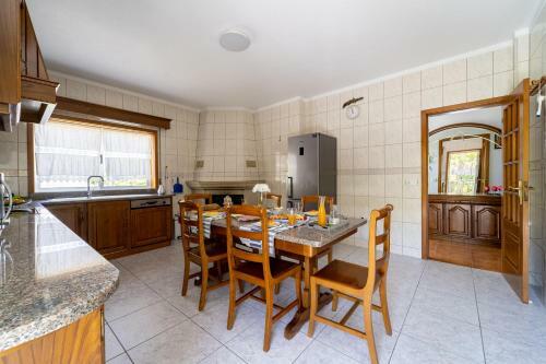 Gondomar - Moradia V3 Com Piscina - Guimar�es