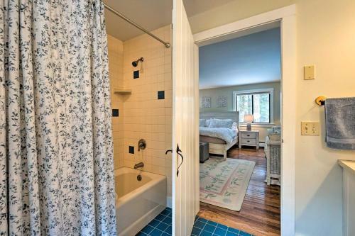 Peaceful Waterfront Cottage By Mt Monadnock
