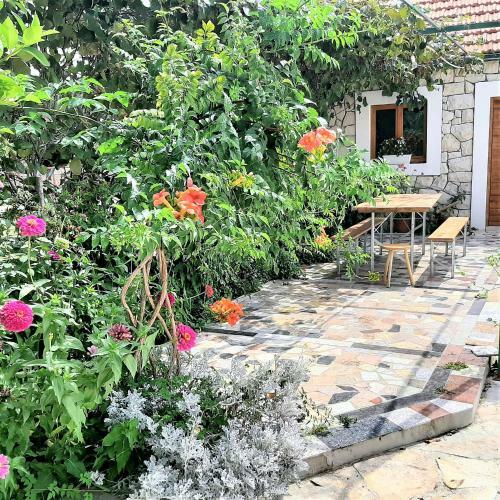 Apartments"nika" With Private Pool
