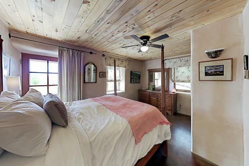 Artist's Residence At Blueberry Hill