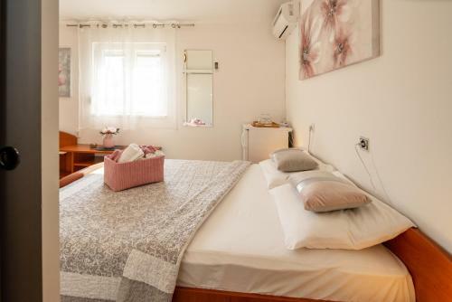 Hostal Apartmani Marko Dugova?a