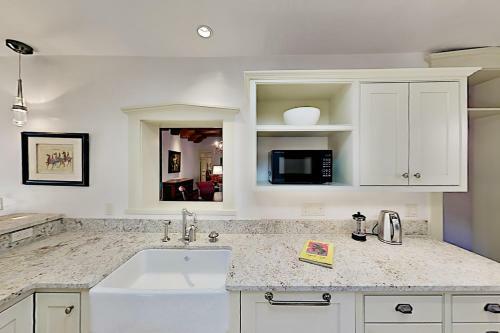 Palacio Rojo Condo Unit 1