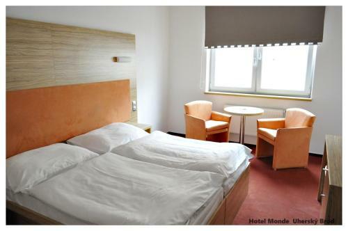 Hotel Monde