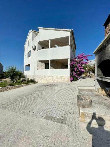 Apartments Elvira