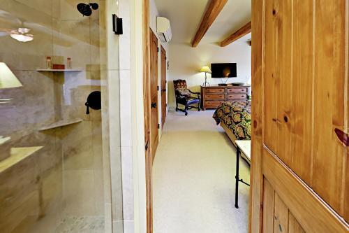 Susan's Hideaway Unit B