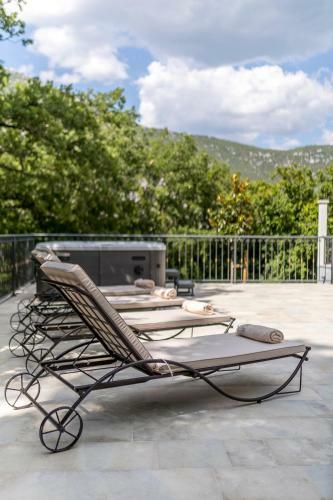 Villa Grey Stone