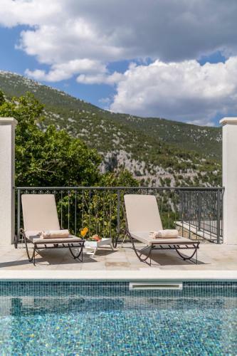 Villa Grey Stone