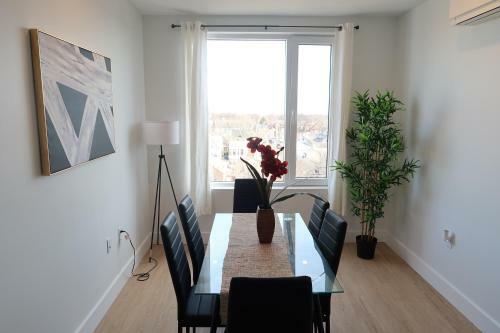Spacious 2-bedroom Apartment With Lounge & Rooftop