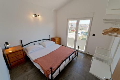 Holiday House With A Private Heated Swimming Pool