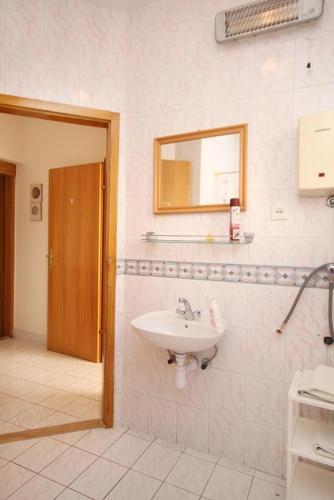 Apartments By The Sea Duce, Omis - 5275