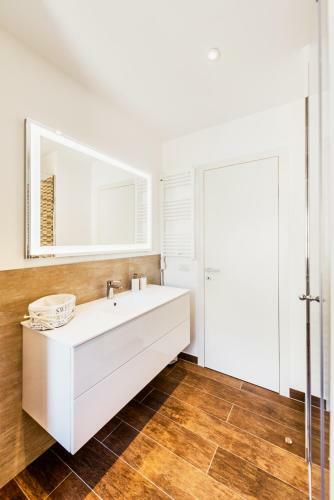 Apartment Tesi