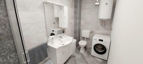 New Apartment With Jacuzzi