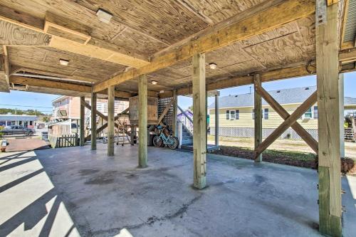 Seaside Carolina Beach Home With Ocean Views!