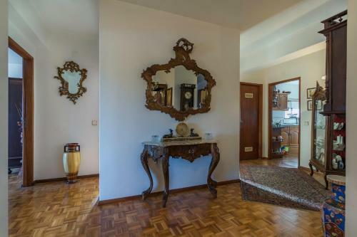 Central Charming Classic Apartment
