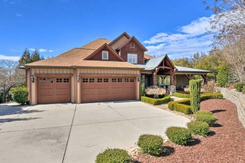 Lakefront Mooresville Home With Private Pool!