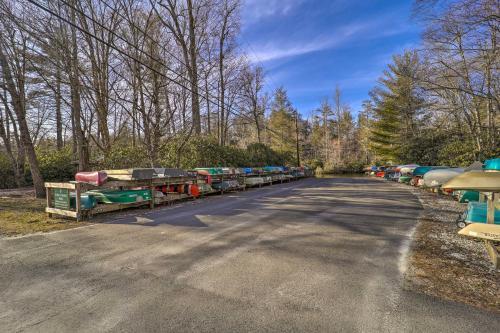 Mountain Getaway Home In A Resort Community!