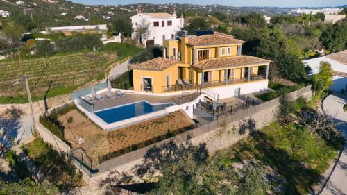 Villa Sunny House