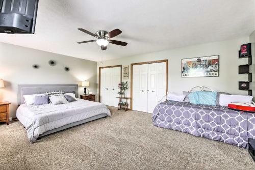 Large Cleveland Home With Fire Pit And Backyard!
