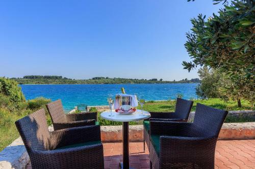 Mediterranean Oasis Holiday Home