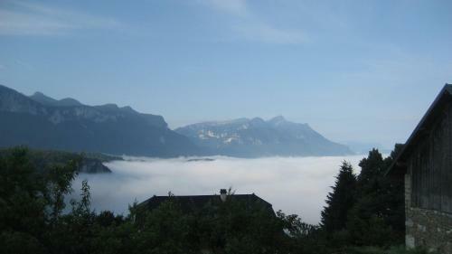 Hostal La Maison Sur Les Nuages