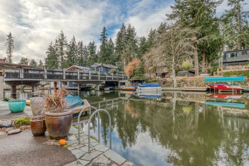 Luxury On The Lake