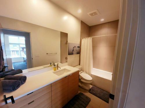 Cascadia Loft 705