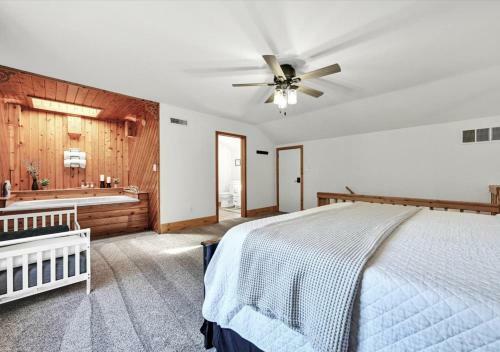 Pine Hollow Lodge