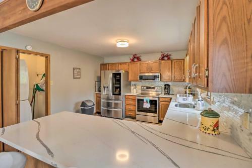 Secluded Poconos Home With Decks About 1 Mi To Lake