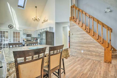 Pocono Mountains Home With Deck, Grill And Fireplace!