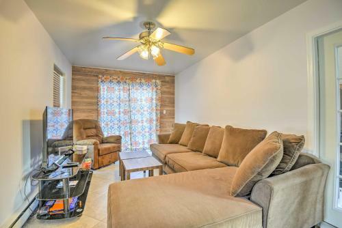 Pocono Mountains Home With Deck, Grill And Fireplace!