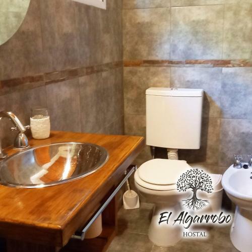 Hotel Hostal El Algarrobo