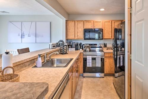Comfortable Tannersville Gem Close To Slopes!